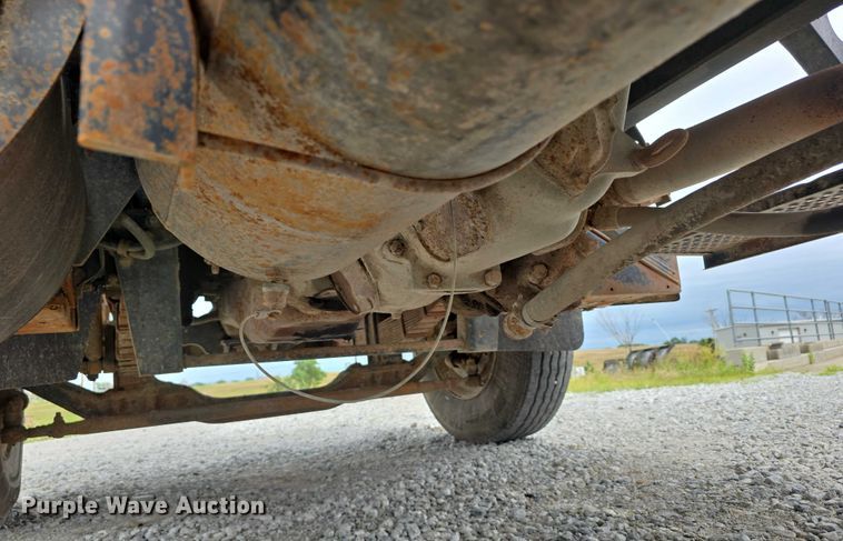 image for item DR3910 1990 Mack RD690S semi truck