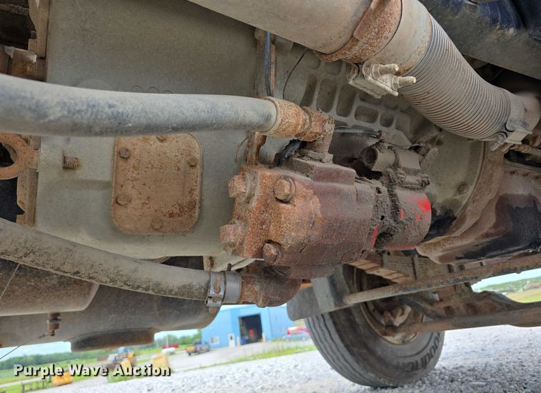 image for item DR3910 1990 Mack RD690S semi truck