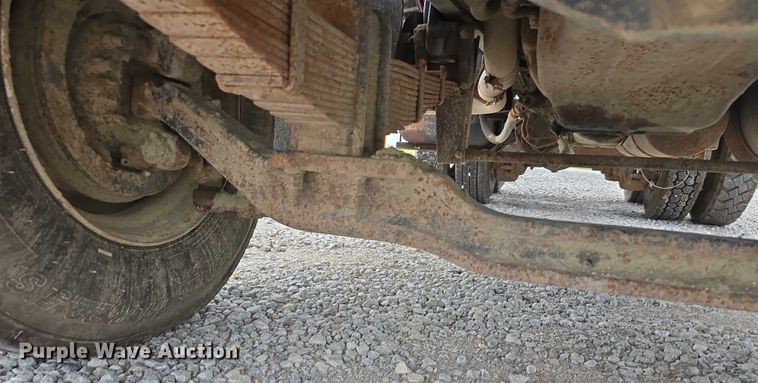 image for item DR3910 1990 Mack RD690S semi truck