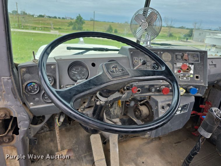 image for item DR3910 1990 Mack RD690S semi truck