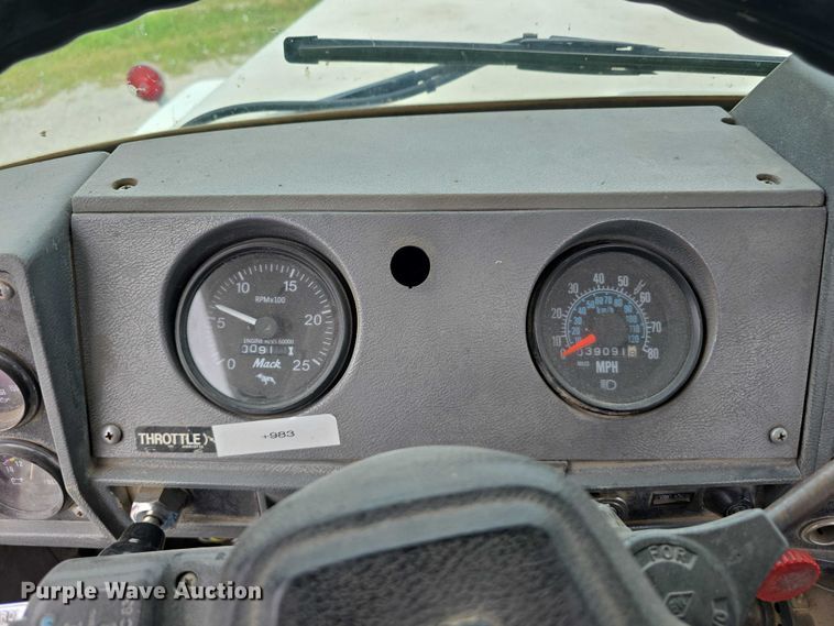 image for item DR3910 1990 Mack RD690S semi truck