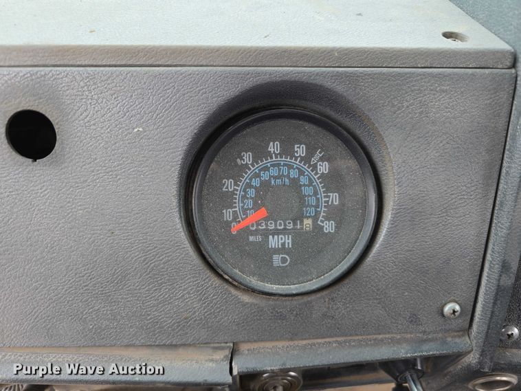 image for item DR3910 1990 Mack RD690S semi truck