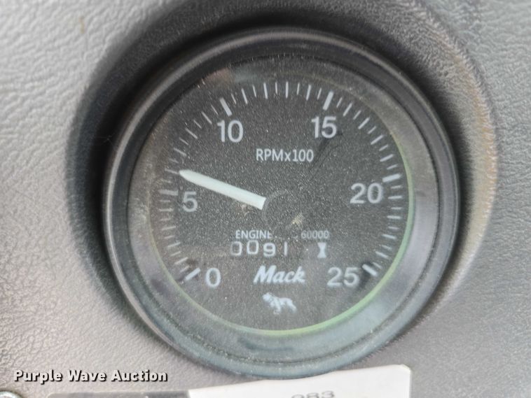 image for item DR3910 1990 Mack RD690S semi truck