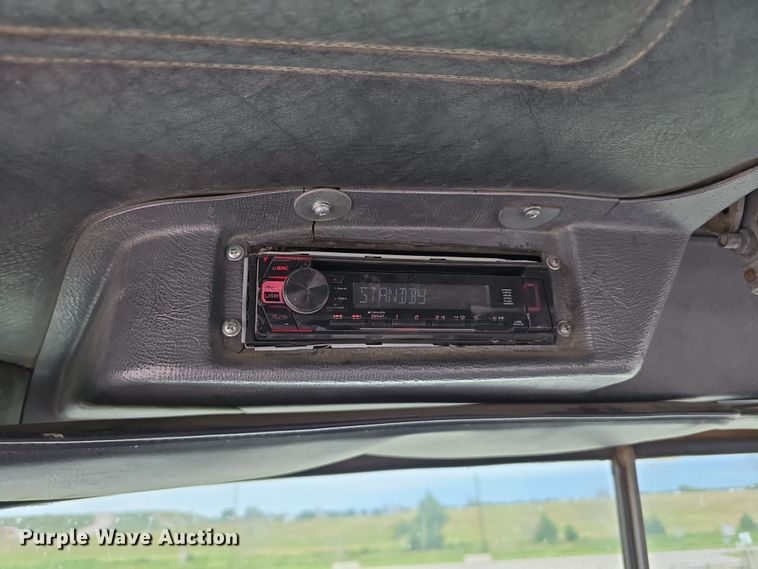 image for item DR3910 1990 Mack RD690S semi truck