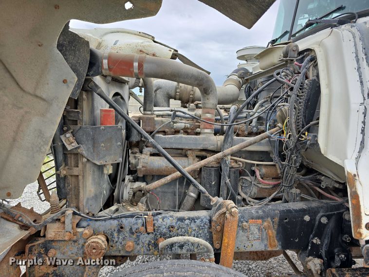 image for item DR3910 1990 Mack RD690S semi truck