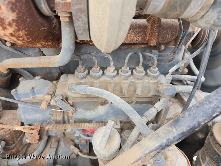 image for item DR3910 1990 Mack RD690S semi truck