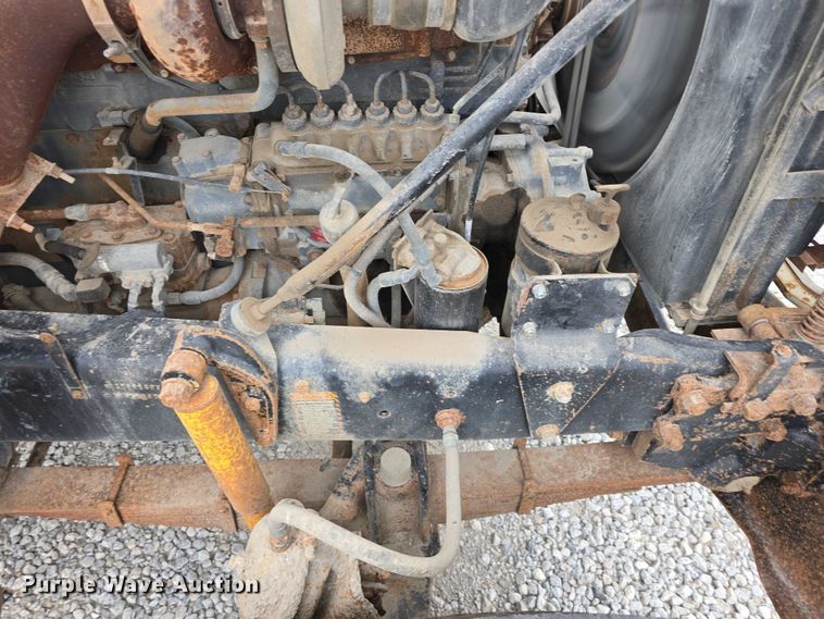 image for item DR3910 1990 Mack RD690S semi truck