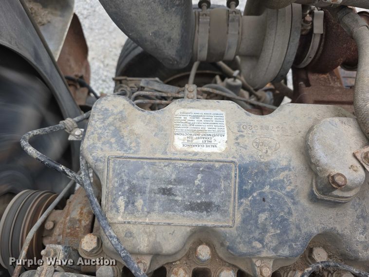 image for item DR3910 1990 Mack RD690S semi truck