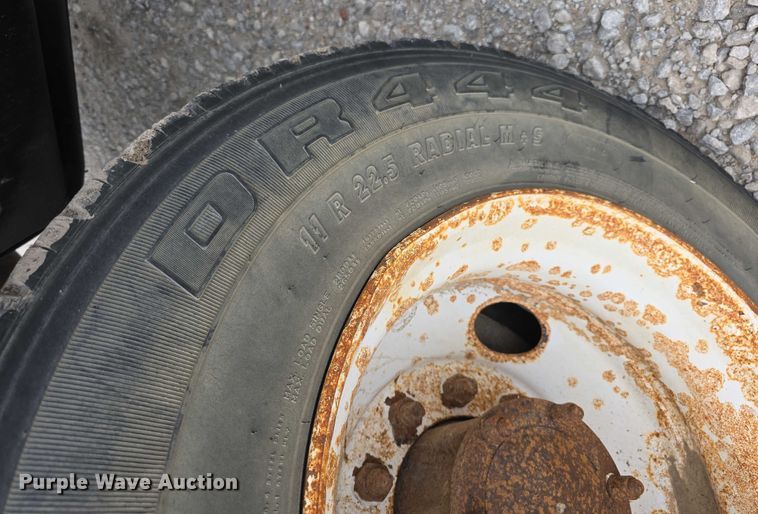 image for item DR3910 1990 Mack RD690S semi truck