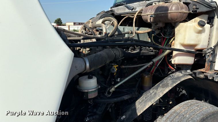 image for item DT6676 2004 Freightliner CL120 semi truck