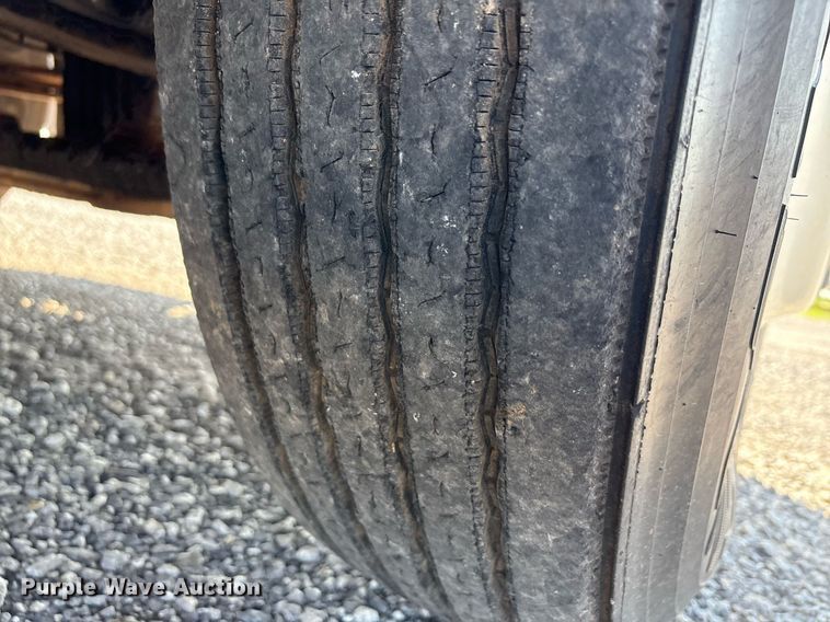 image for item DT6676 2004 Freightliner CL120 semi truck