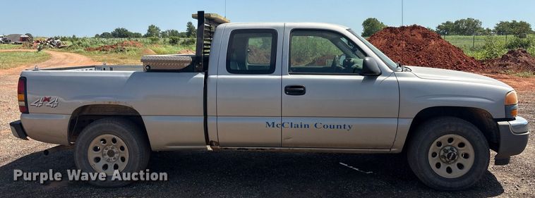 image for item DT6684 2005 GMC Sierra Ext. Cab pickup truck