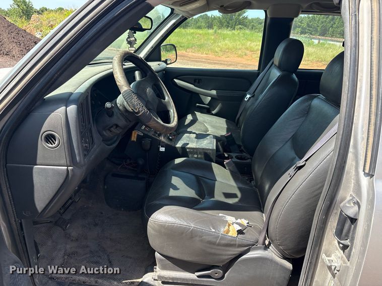 image for item DT6684 2005 GMC Sierra Ext. Cab pickup truck