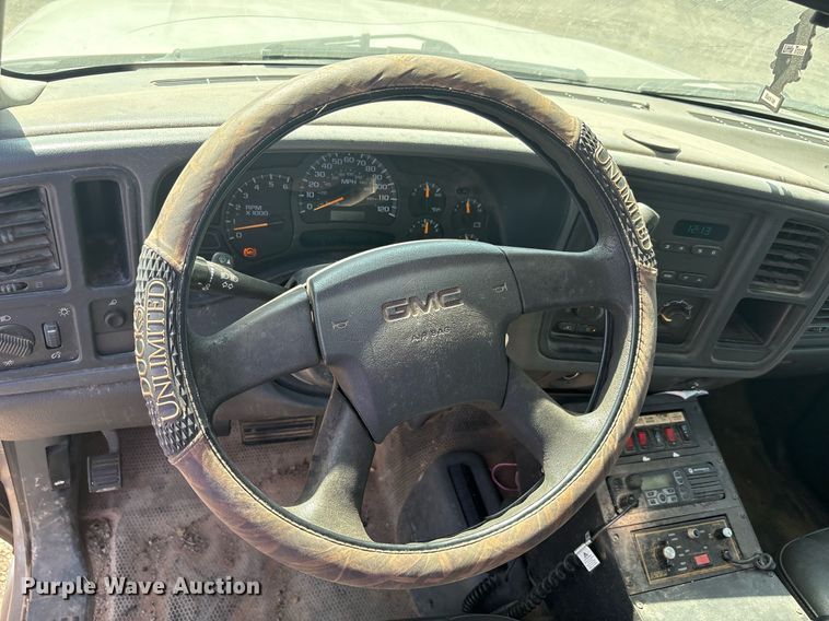 image for item DT6684 2005 GMC Sierra Ext. Cab pickup truck