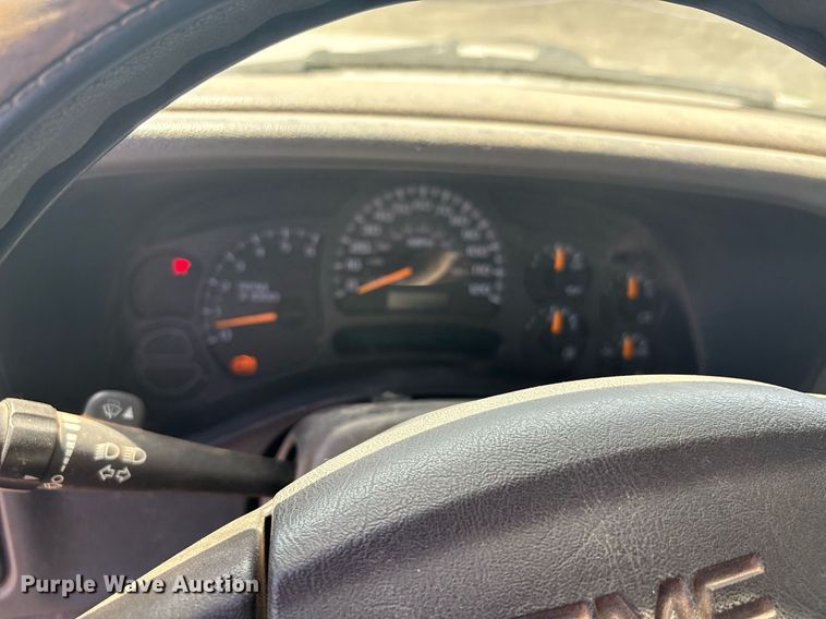 image for item DT6684 2005 GMC Sierra Ext. Cab pickup truck