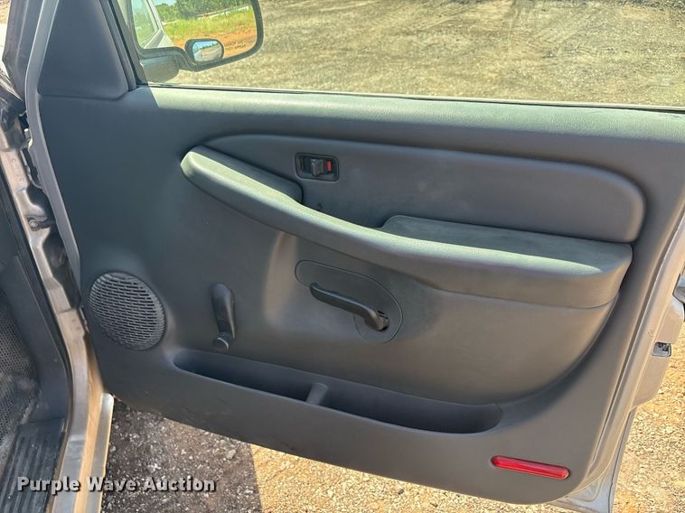 image for item DT6684 2005 GMC Sierra Ext. Cab pickup truck