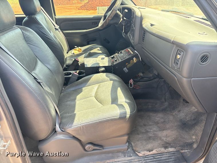 image for item DT6684 2005 GMC Sierra Ext. Cab pickup truck