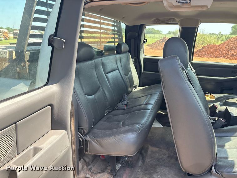 image for item DT6684 2005 GMC Sierra Ext. Cab pickup truck