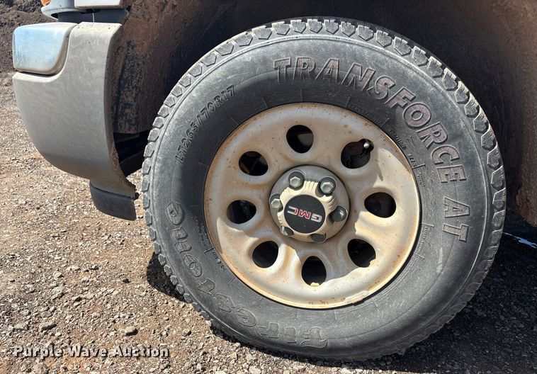 image for item DT6684 2005 GMC Sierra Ext. Cab pickup truck