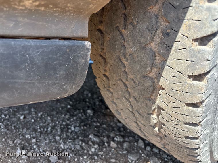 image for item DT6684 2005 GMC Sierra Ext. Cab pickup truck