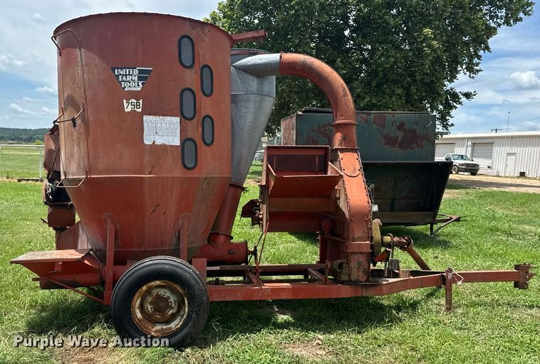 image for item DU9297 United Farm Tools 758 feed grinder/mixer