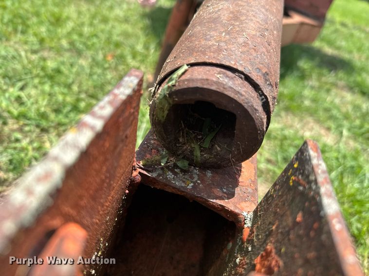 image for item DU9297 United Farm Tools 758 feed grinder/mixer