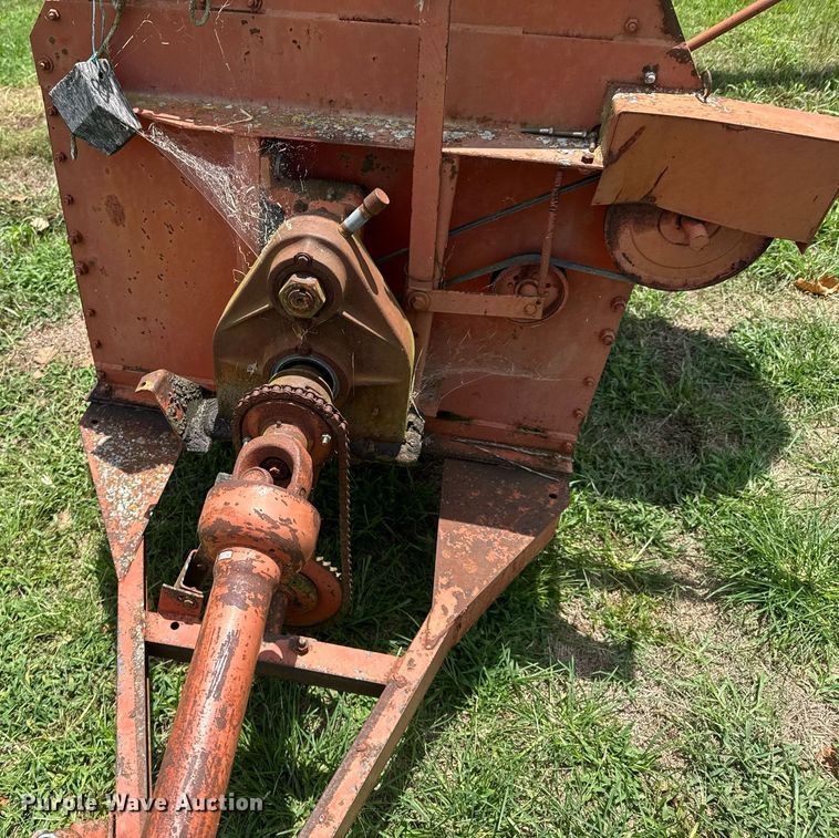 image for item DU9297 United Farm Tools 758 feed grinder/mixer