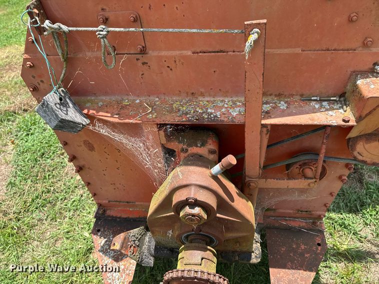 image for item DU9297 United Farm Tools 758 feed grinder/mixer