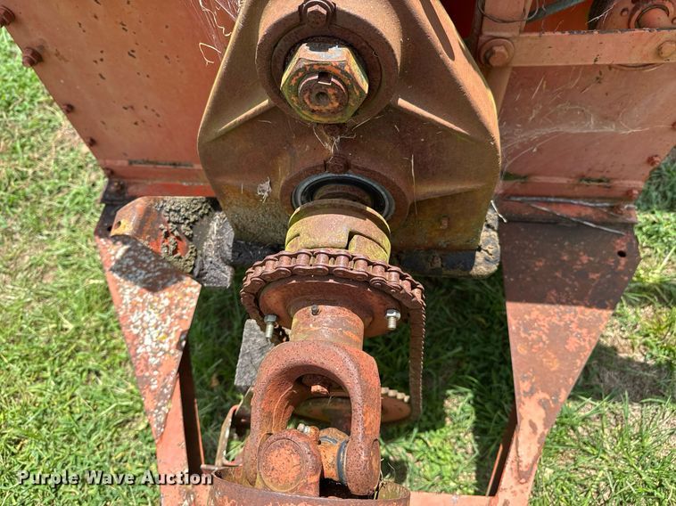 image for item DU9297 United Farm Tools 758 feed grinder/mixer