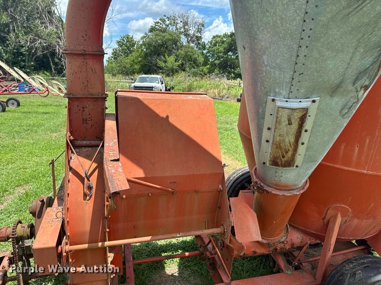 image for item DU9297 United Farm Tools 758 feed grinder/mixer