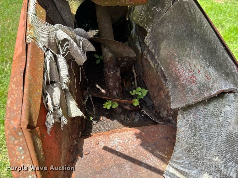 image for item DU9297 United Farm Tools 758 feed grinder/mixer