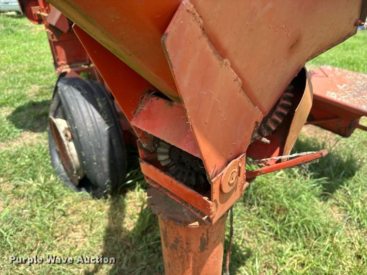 image for item DU9297 United Farm Tools 758 feed grinder/mixer