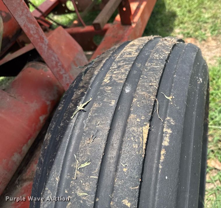 image for item DU9297 United Farm Tools 758 feed grinder/mixer