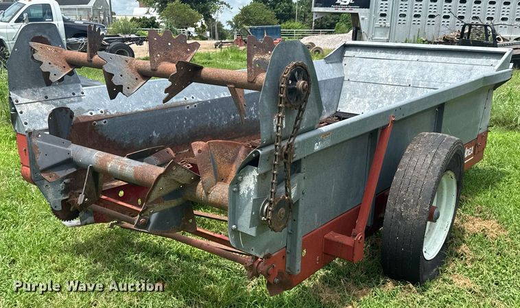 image for item DU9300 AGCO 3722 manure spreader