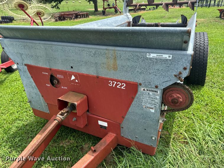 image for item DU9300 AGCO 3722 manure spreader