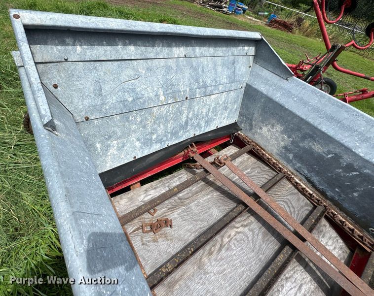 image for item DU9300 AGCO 3722 manure spreader