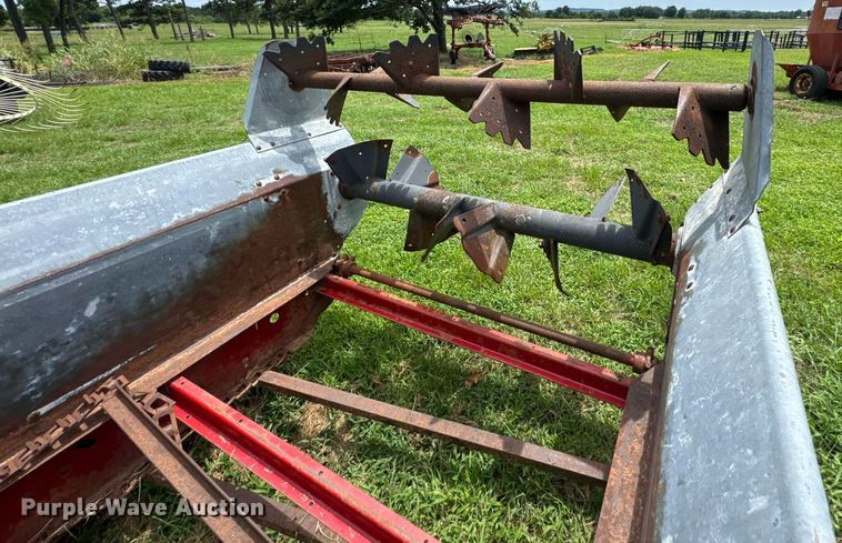 image for item DU9300 AGCO 3722 manure spreader