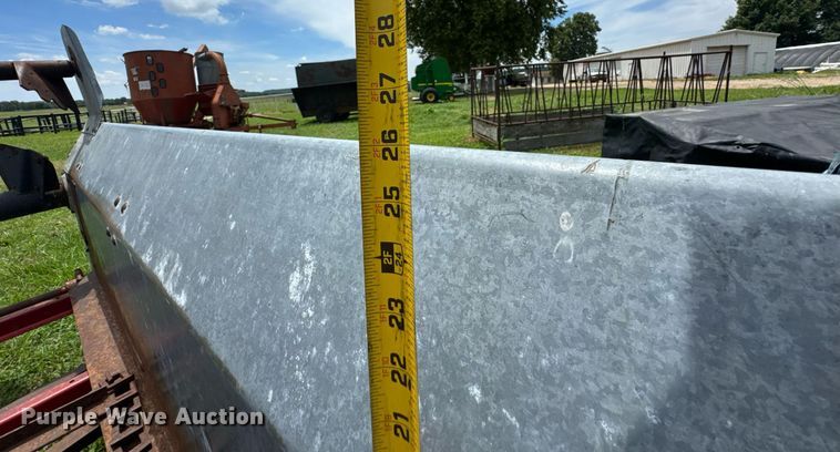 image for item DU9300 AGCO 3722 manure spreader