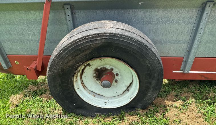 image for item DU9300 AGCO 3722 manure spreader