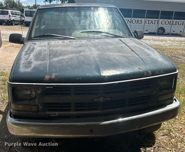 image for item DU9304 1995 Chevrolet K1500 pickup truck