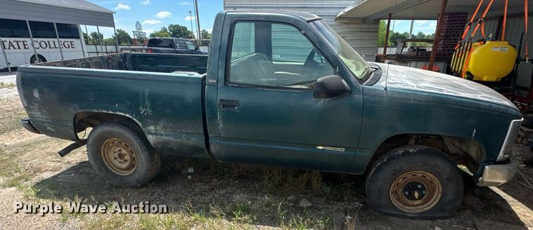 image for item DU9304 1995 Chevrolet K1500 pickup truck