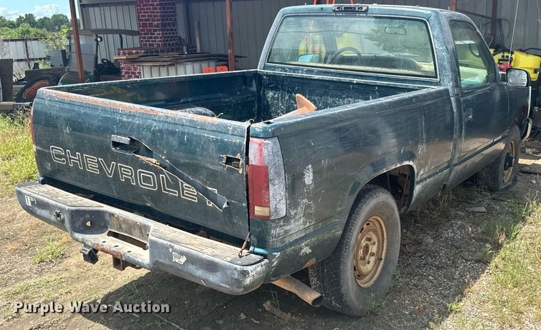 image for item DU9304 1995 Chevrolet K1500 pickup truck