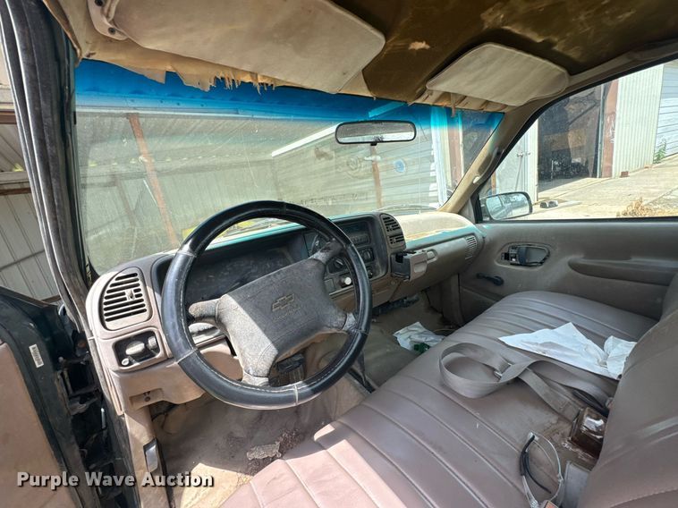image for item DU9304 1995 Chevrolet K1500 pickup truck