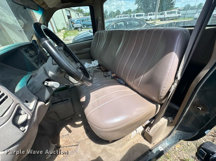 image for item DU9304 1995 Chevrolet K1500 pickup truck