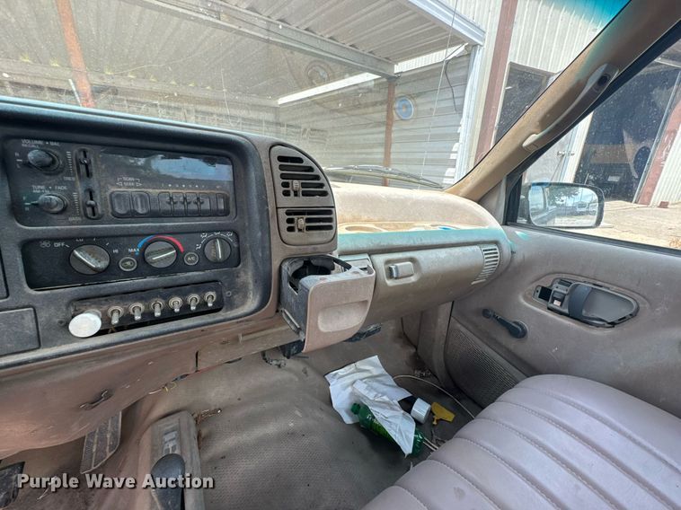 image for item DU9304 1995 Chevrolet K1500 pickup truck