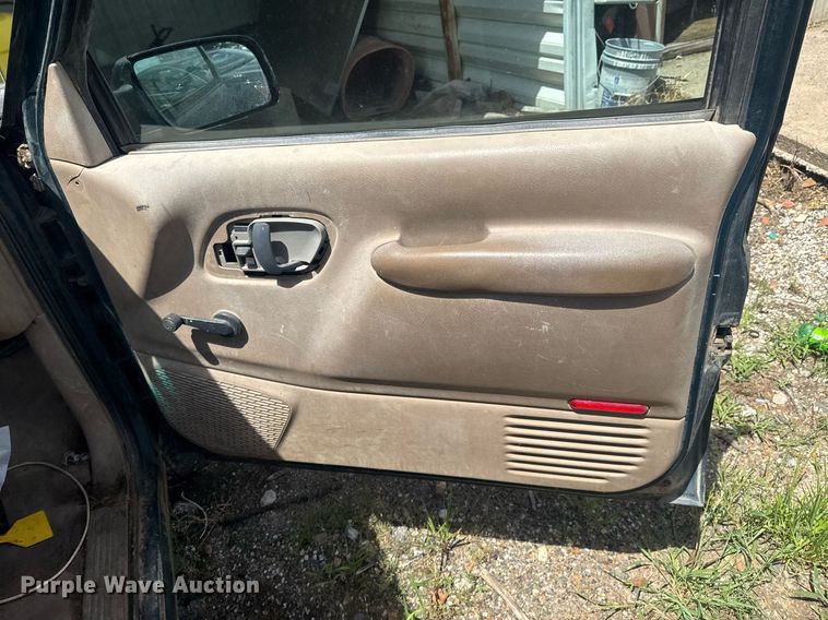 image for item DU9304 1995 Chevrolet K1500 pickup truck