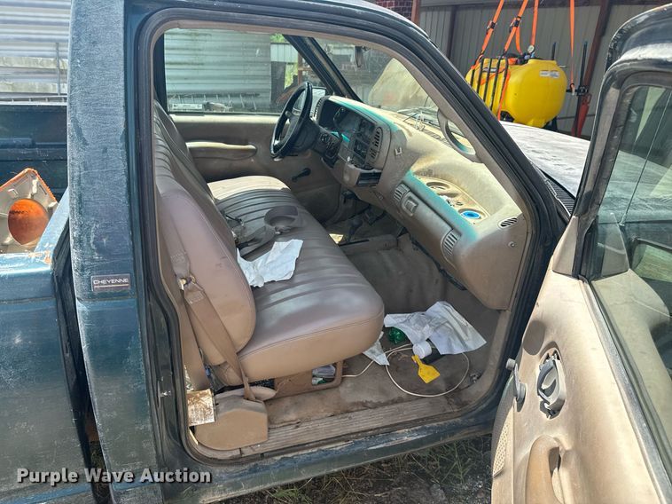 image for item DU9304 1995 Chevrolet K1500 pickup truck