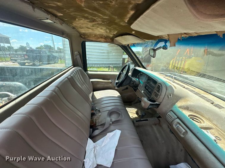 image for item DU9304 1995 Chevrolet K1500 pickup truck