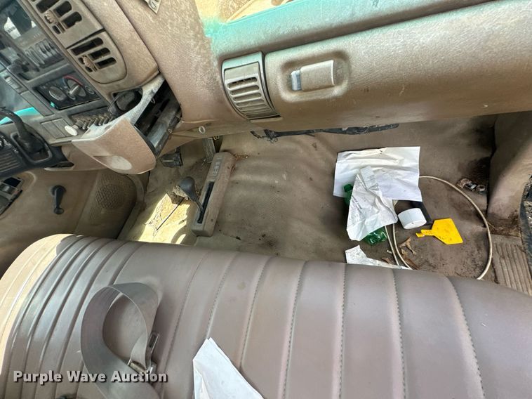 image for item DU9304 1995 Chevrolet K1500 pickup truck