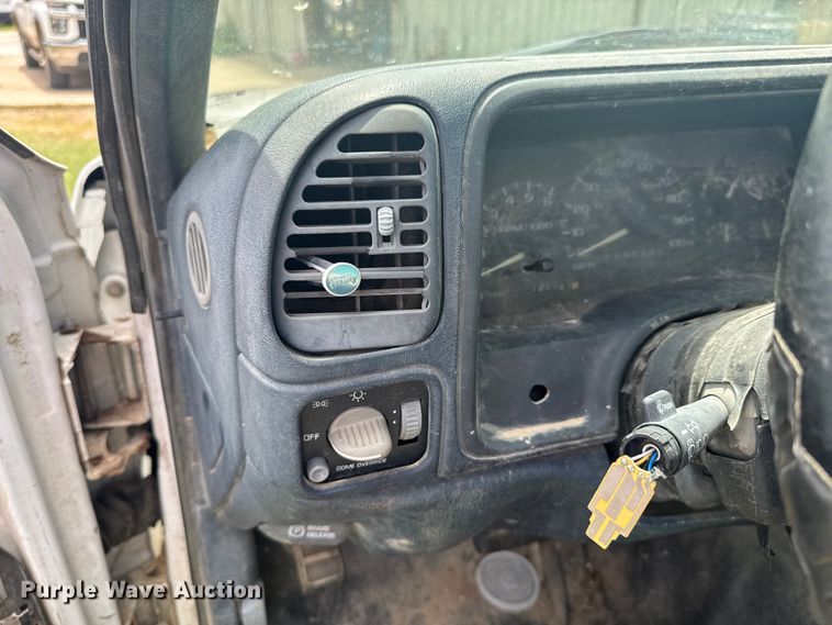 image for item DU9308 1998 Chevrolet C1500 pickup truck